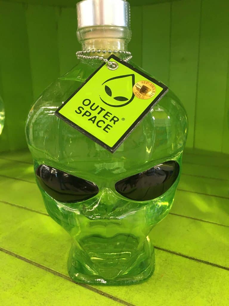 boisson-alien-zone-51-visite-tour-guidé-las-vegas-aventures