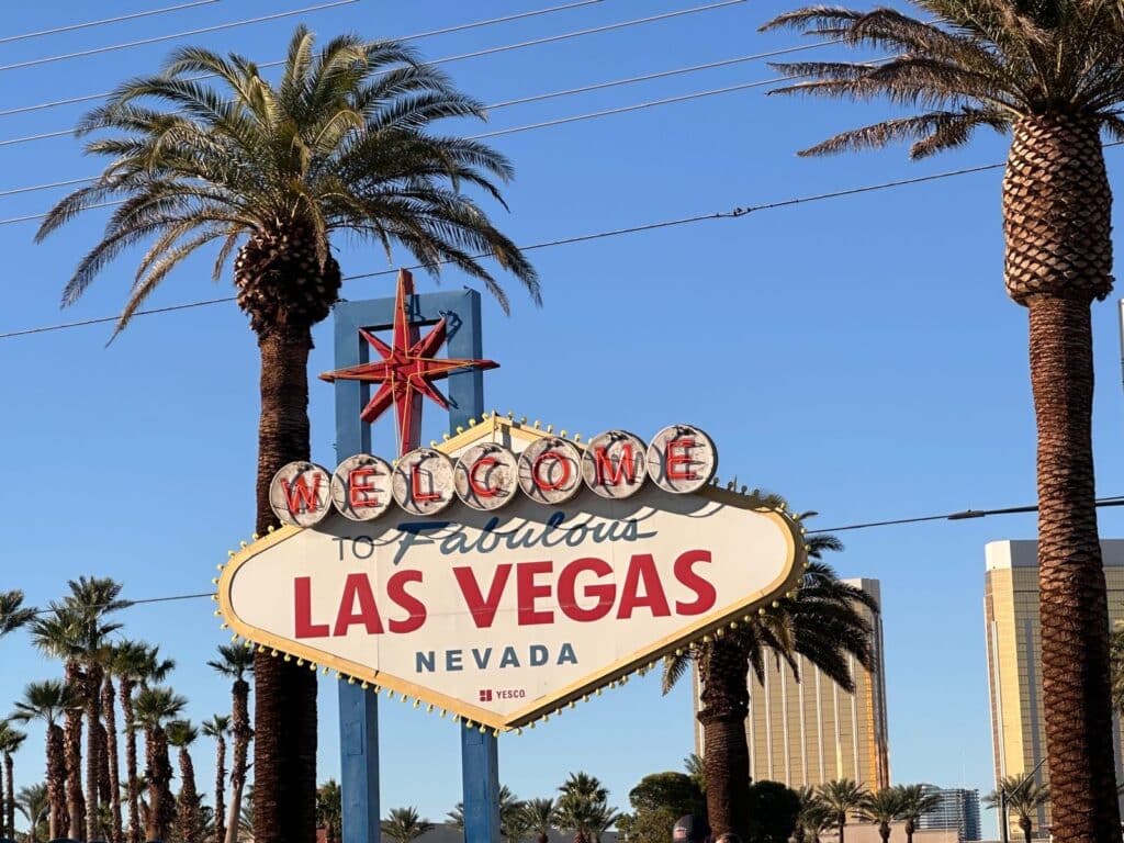 las-vegas-sign-las-vegas-aventures