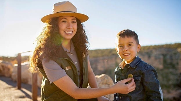 ranger-enfant-médaille-junior-ranger-las-vegas-aventures